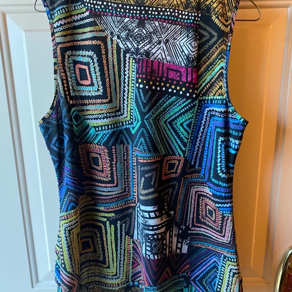 Multicolor Geometric Pattern Women's Top - Picture 3 of 5